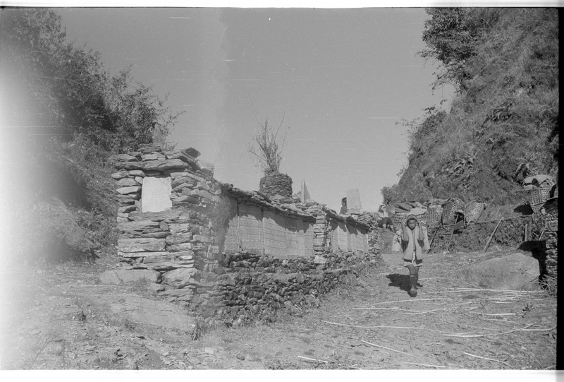 Chorten and mani wall - 