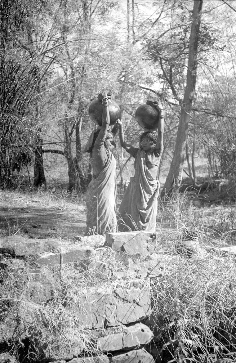 Chenchu women carrying water - 