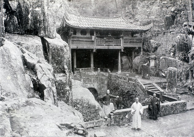 Photograph, Kushan [Gushan] monastery, near Foochow [Fuzhou]