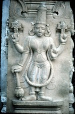 Sculptures of avataras of Viá¹£á¹‡u on pillars of the sabhÄmaá¹‡á¸apa in the precincts of Raá¹…gajÄ« temple