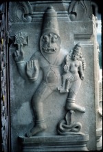 Sculpture of avatÄra of Viá¹£á¹‡u on pillars of the sabhÄmaá¹‡á¸apa in the precincts of Raá¹…gajÄ« temple